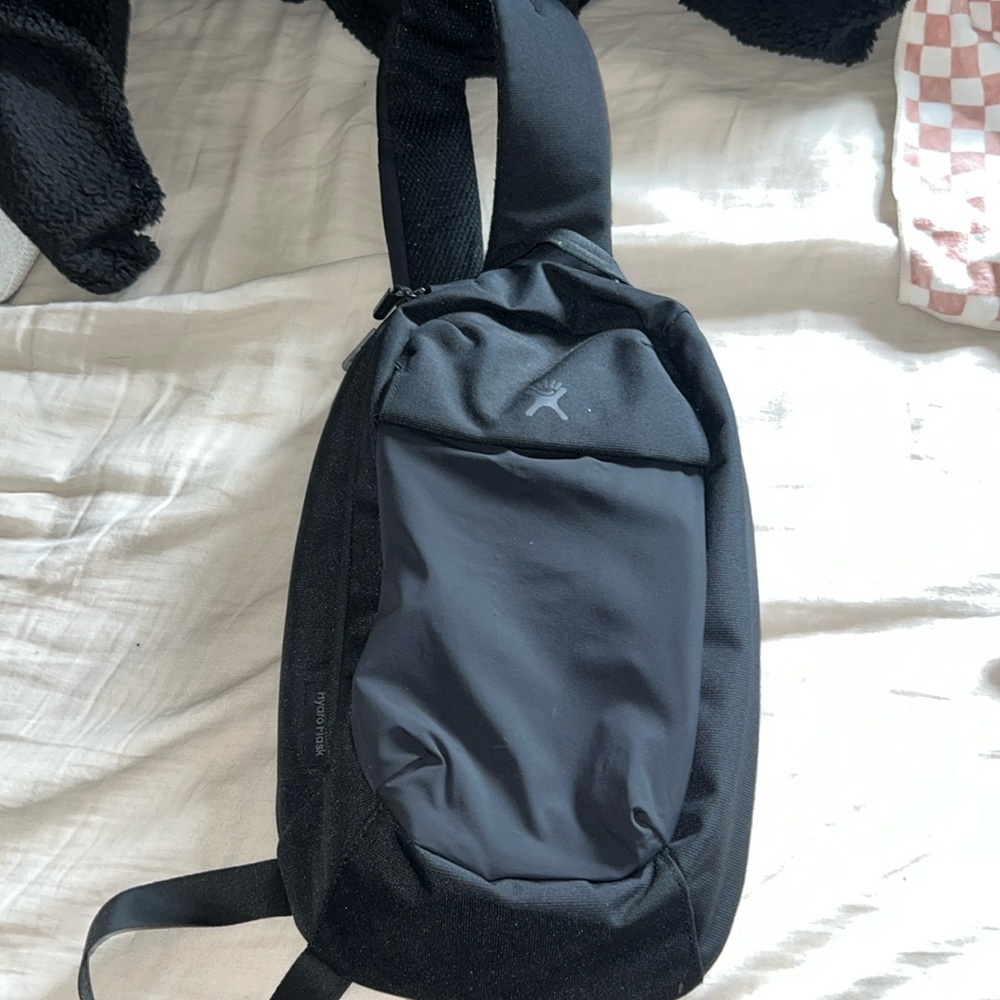 Hydroflask blackpack